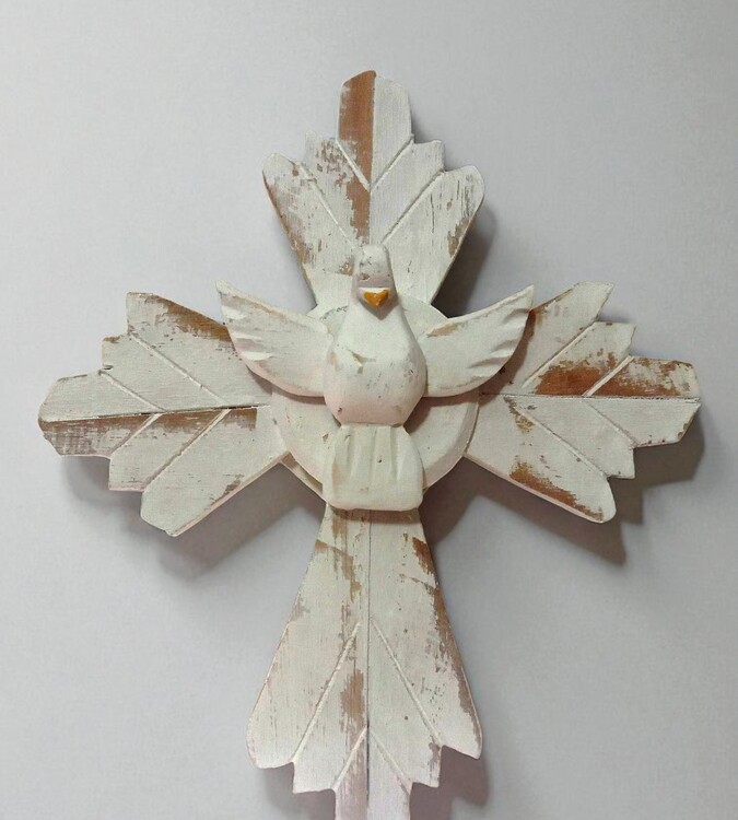 Divino espirito santo, todo em madeira talhado a mão.