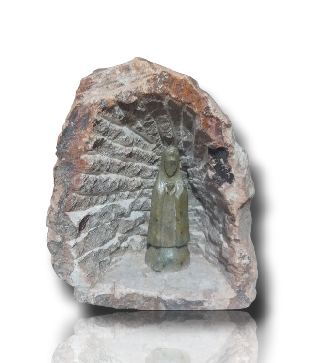 Capela Pedra natural esculpida a mão