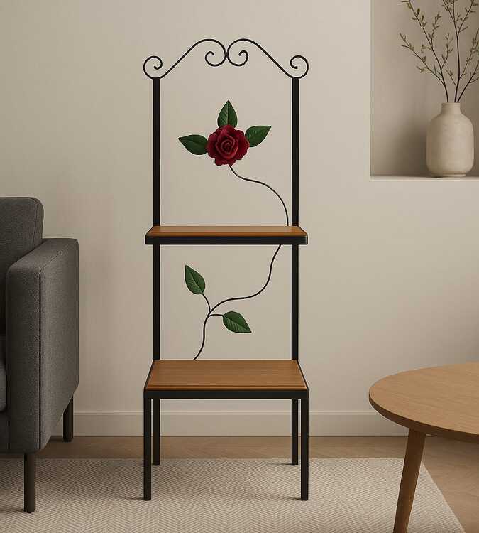 Prateleira de 2 andares. Produto completamente feito a mão, de ferro e madeira, possui flor feita artesanalmente de ferro.