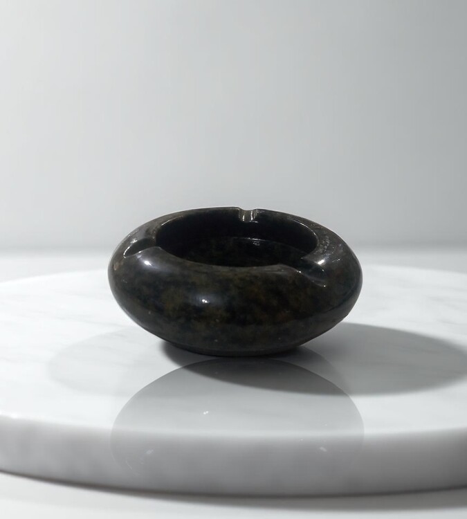 Cinzeiro de pedra sabão. Totalmente feito a mão.