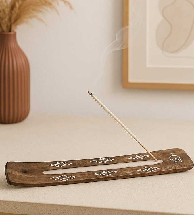 INCENSARIO MADEIRA ESTILO INDIGENA TRABALHADO A MAO