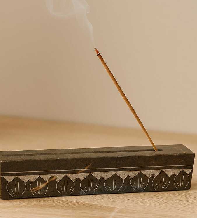 INSENSARIO PEDRA SABÃO COM RESERVATÓRIO