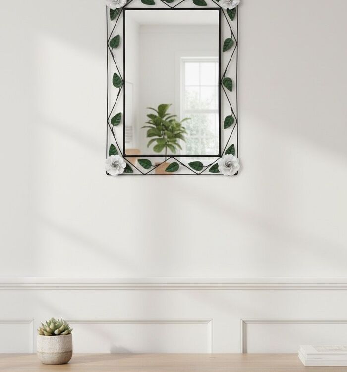 Espelho em moldura de ferro rosas brancas